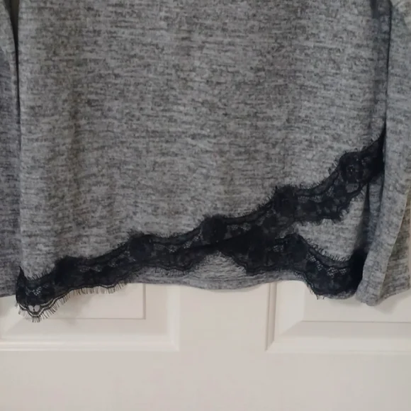 Alya gray sweater size S - Picture 2 of 9